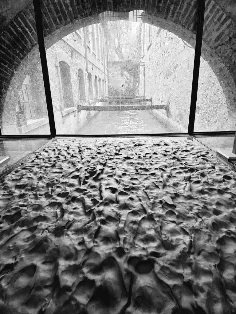 Ateria Schio 1. Installation B&W